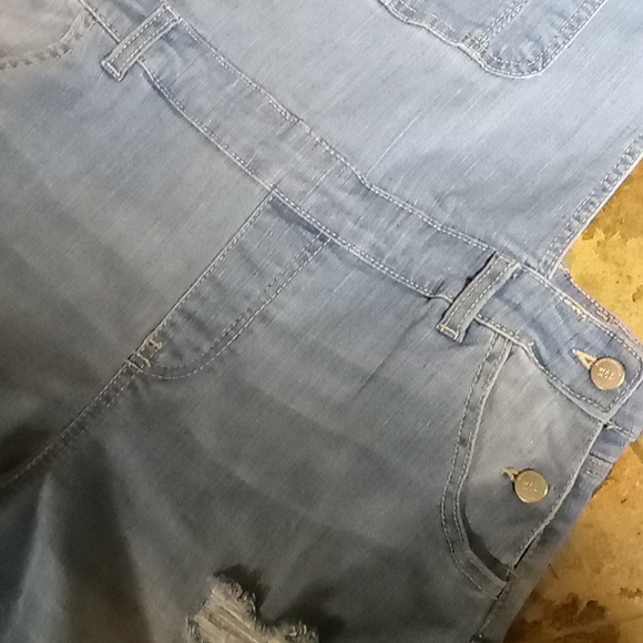 Basic Denim Wax Jean Shorts - Picture 4 of 10